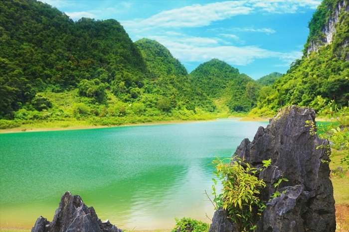 Hồ Thang Hen 